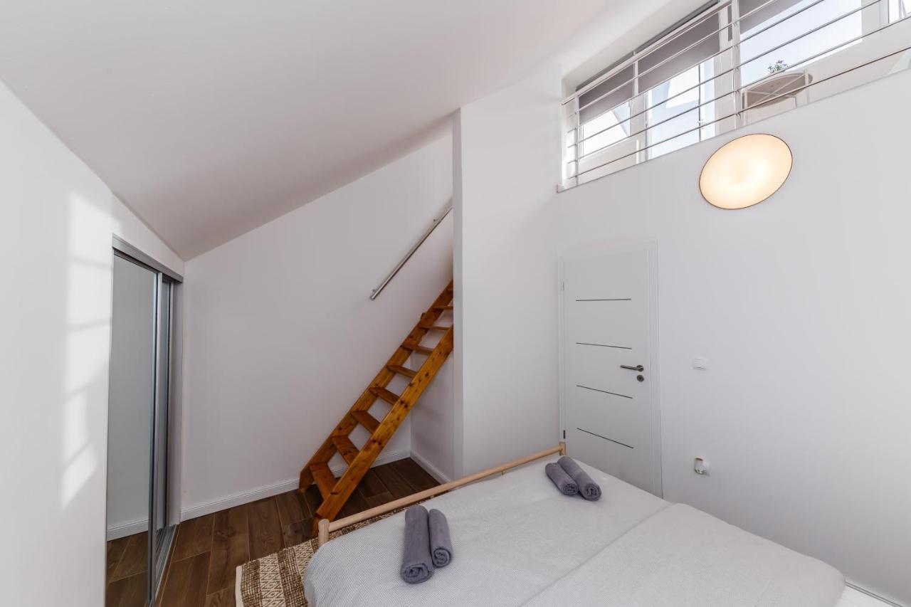 Apartment Maestral Сутиван Экстерьер фото